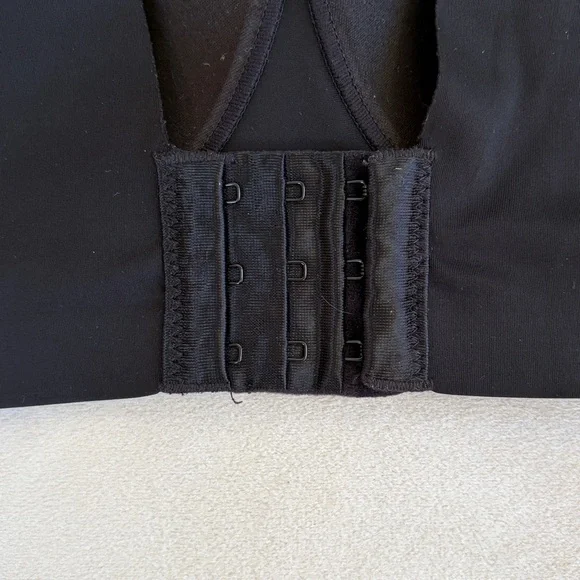 Elegant Black Seamless Bra - Picture 3 of 7